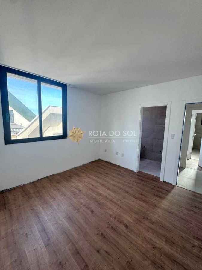 Aalborg Residence apartamento com 3 suítes e 2 vagas na Meia Praia