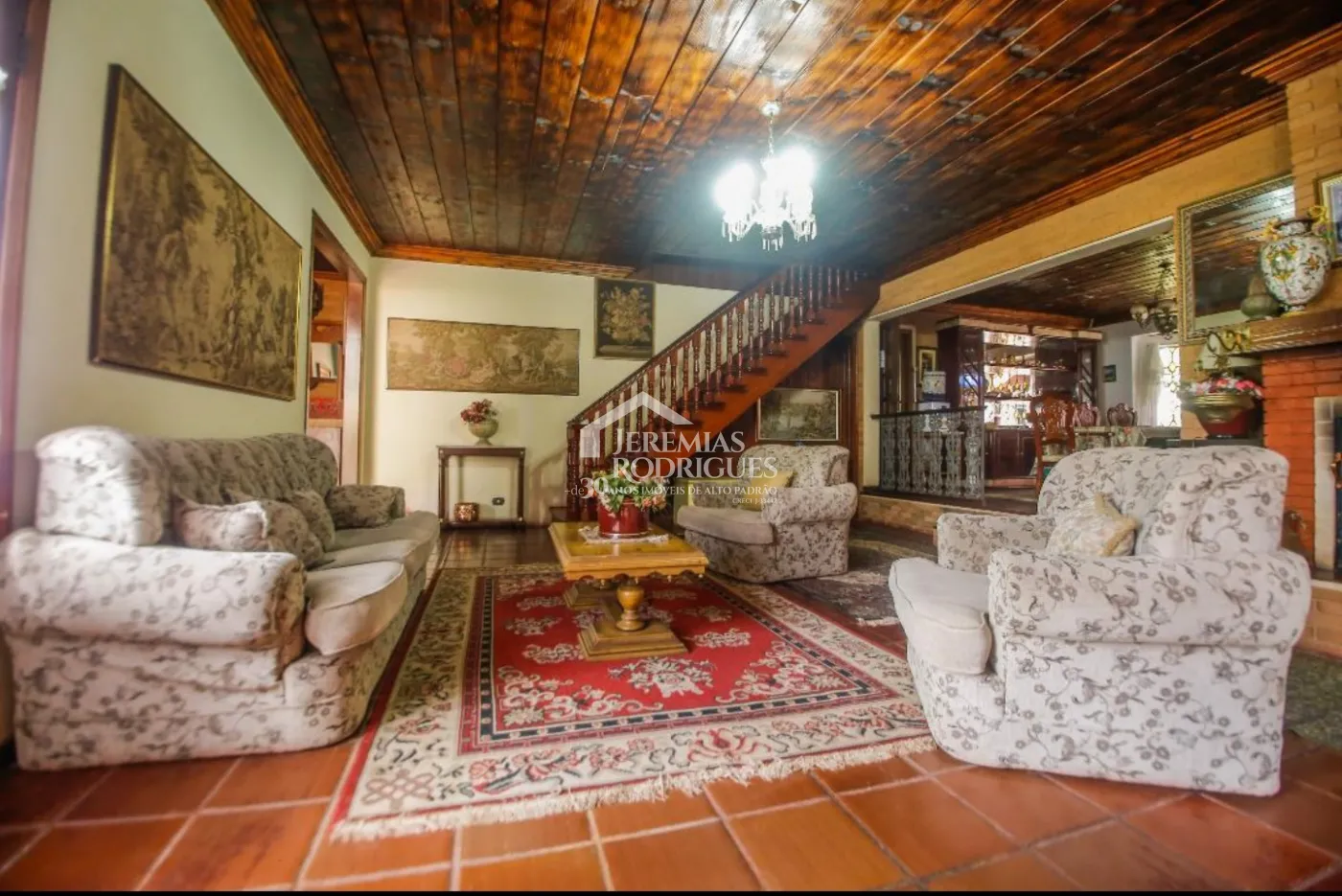 Casa para venda com 11 dormitórios no bairro Recanto Feliz em Campos do Jordão/SP