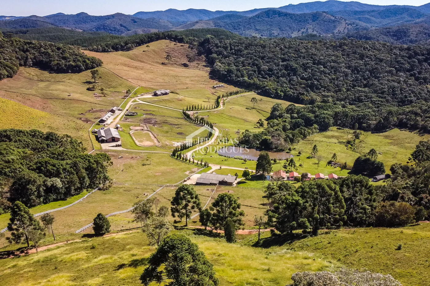Fazenda com 2.904.000 m² - Sapucaí-Mirim - MG