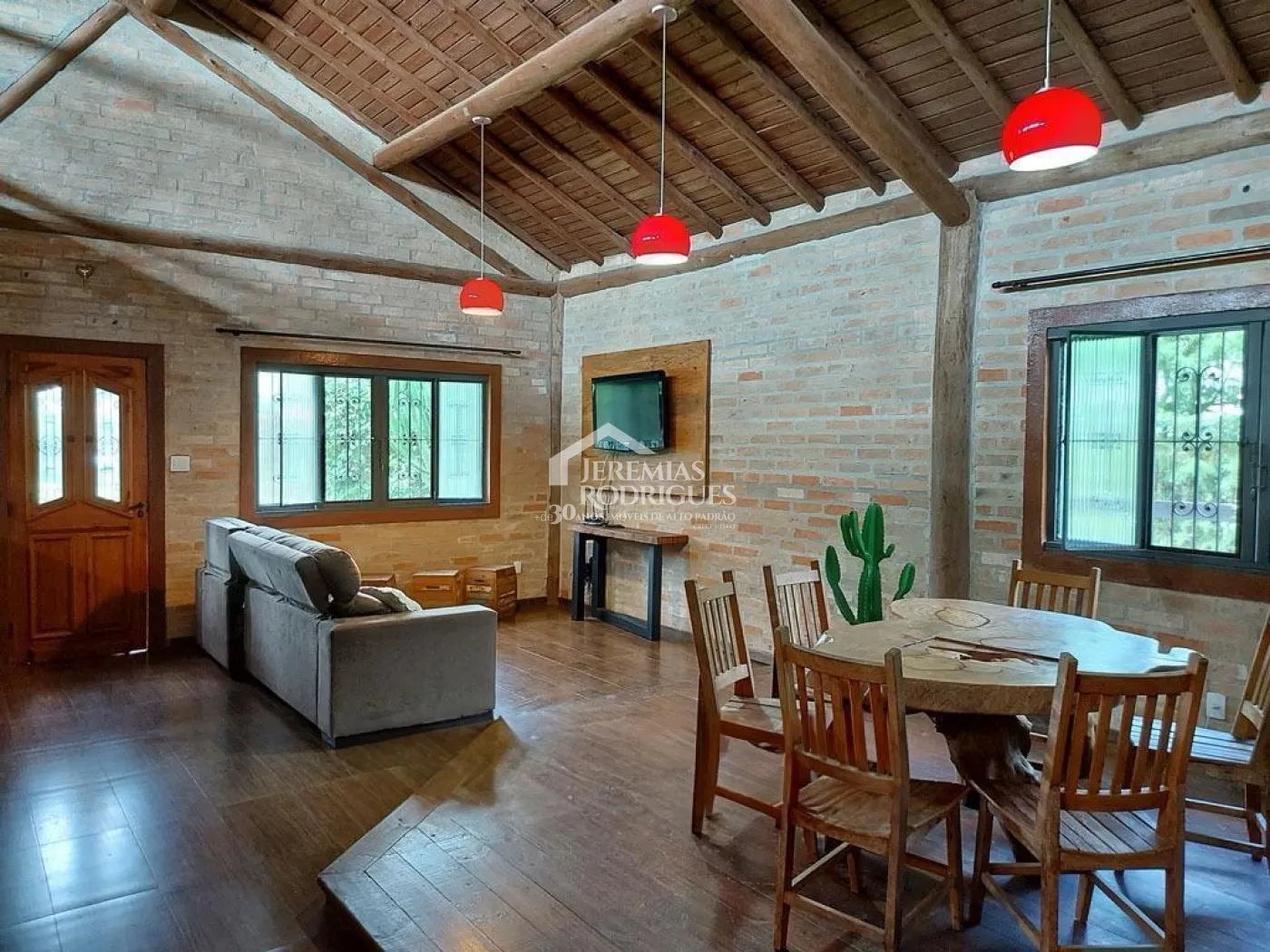 Chácara com 4 dormitórios, 268 m² - Mandú - Pindamonhangaba/SP.