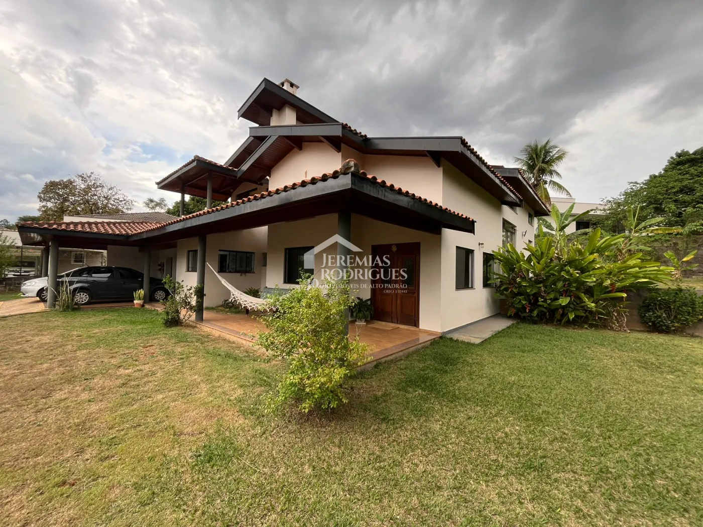 Casa com 4 dormitórios, 421 m² - Condomínio Chácaras Cataguá - Taubaté/SP.