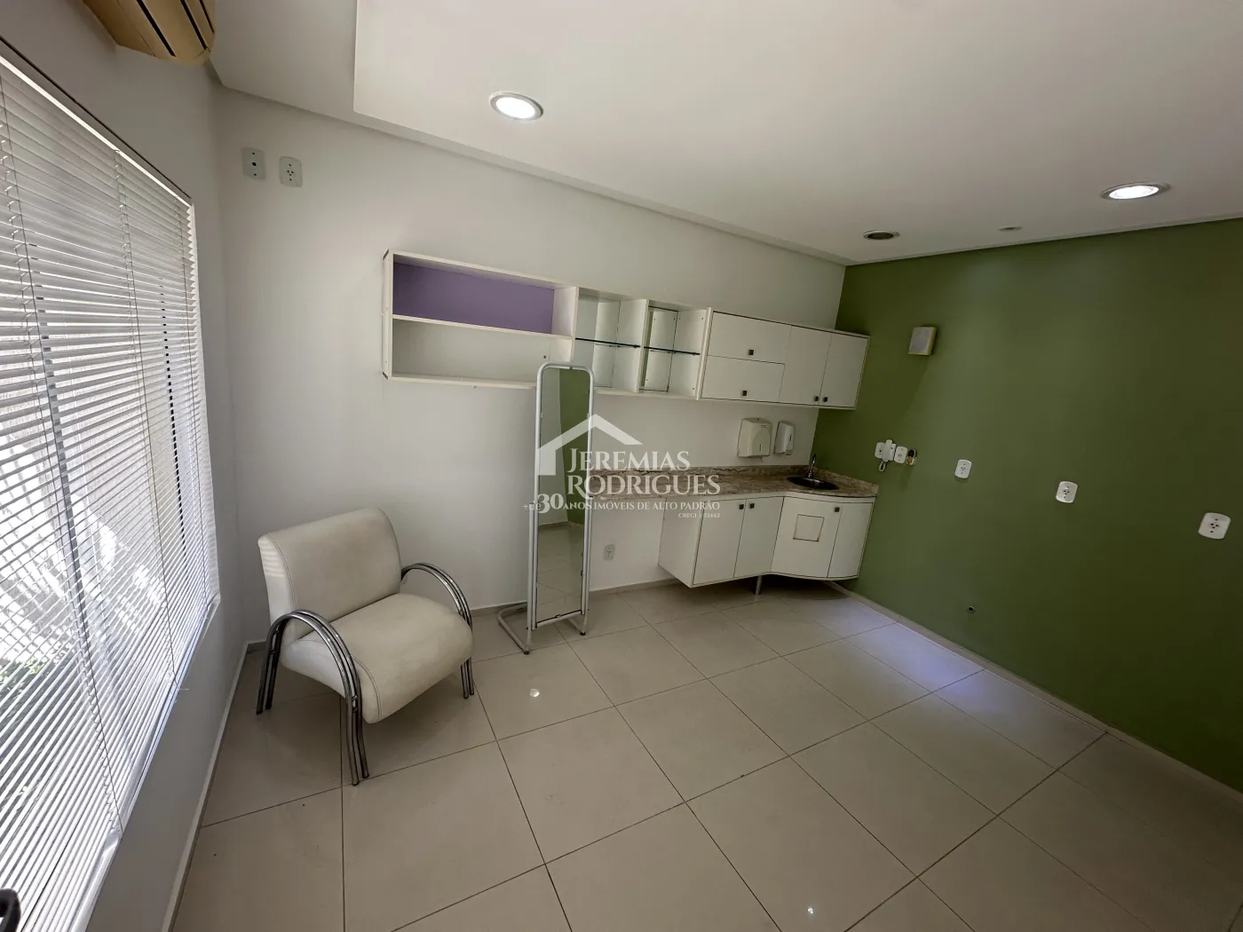 Prédio Comercial com 470 m² no Centro em Pindamonhangaba/SP