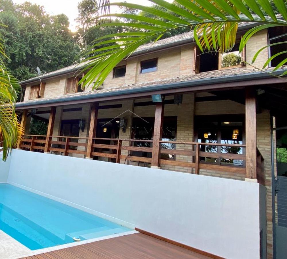 Casa à venda no Condomínio Domingas Dias em Ubatuba/SP.