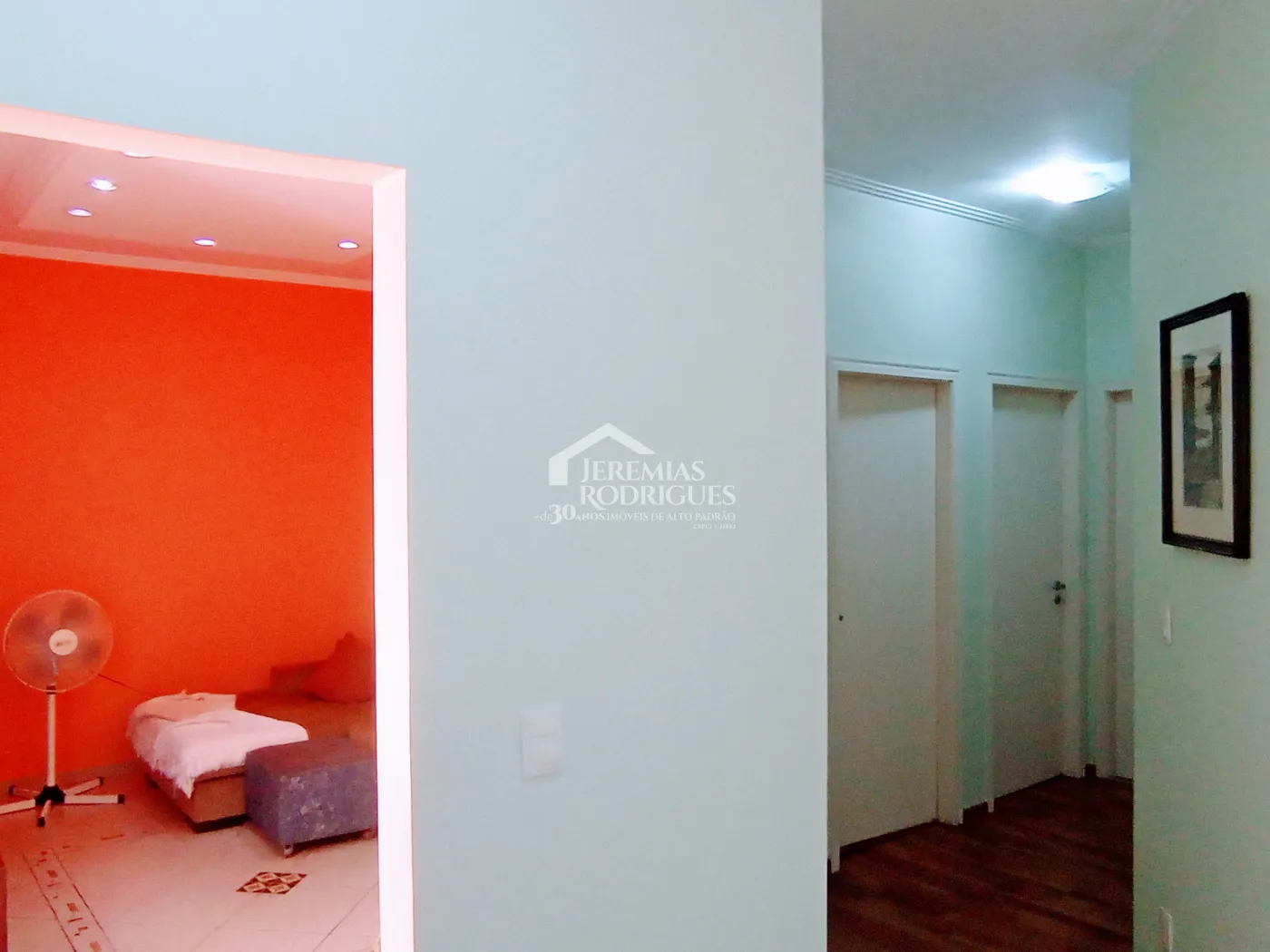 Casa à venda com 4 dormitórios no Condomínio Village Paineiras em Pindamonhangaba/SP