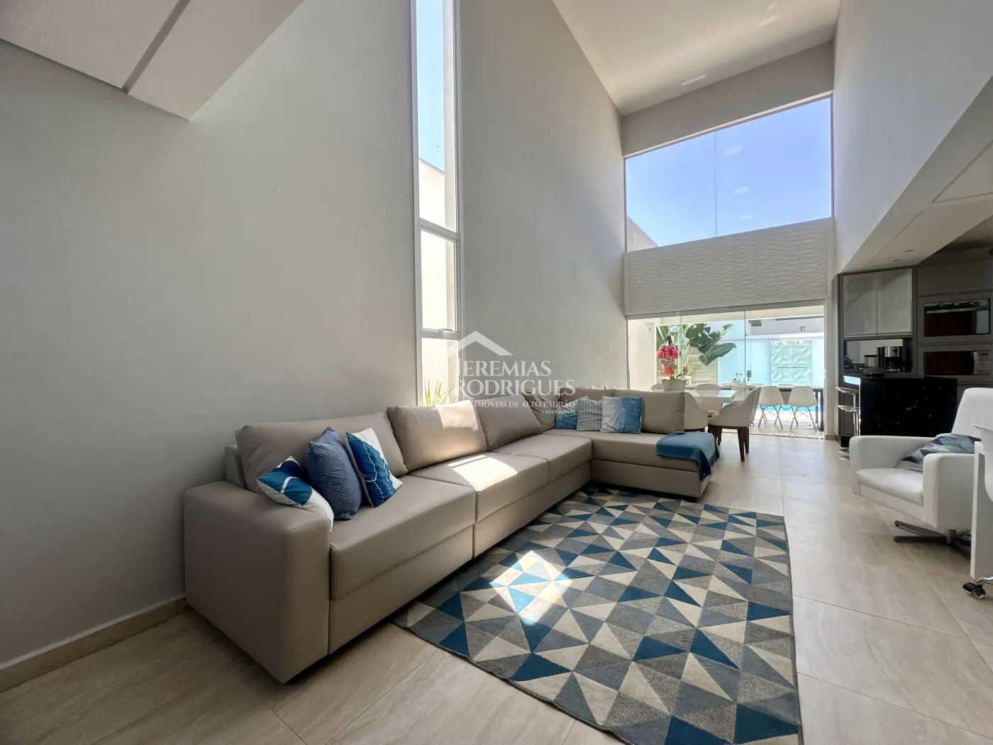 Casa para venda e locação com 3 dormitórios no Condomínio Tecoara em Taubaté/SP.