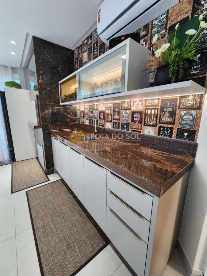 Place Vendôme Apartamento 4 Suítes em Meia Praia Itapema SC