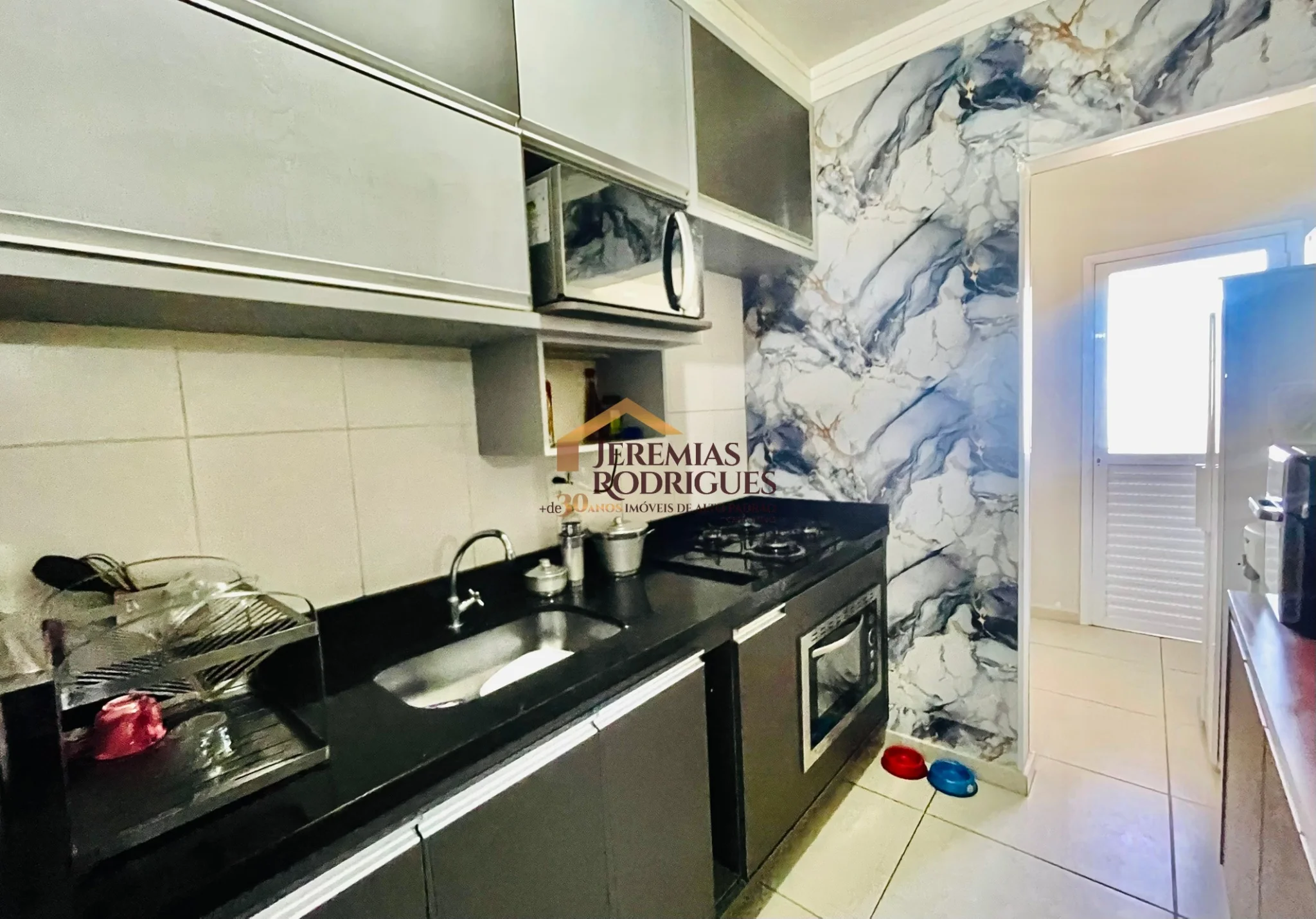 Apartamento à venda no Edifício Maison em Taubaté/ SP.