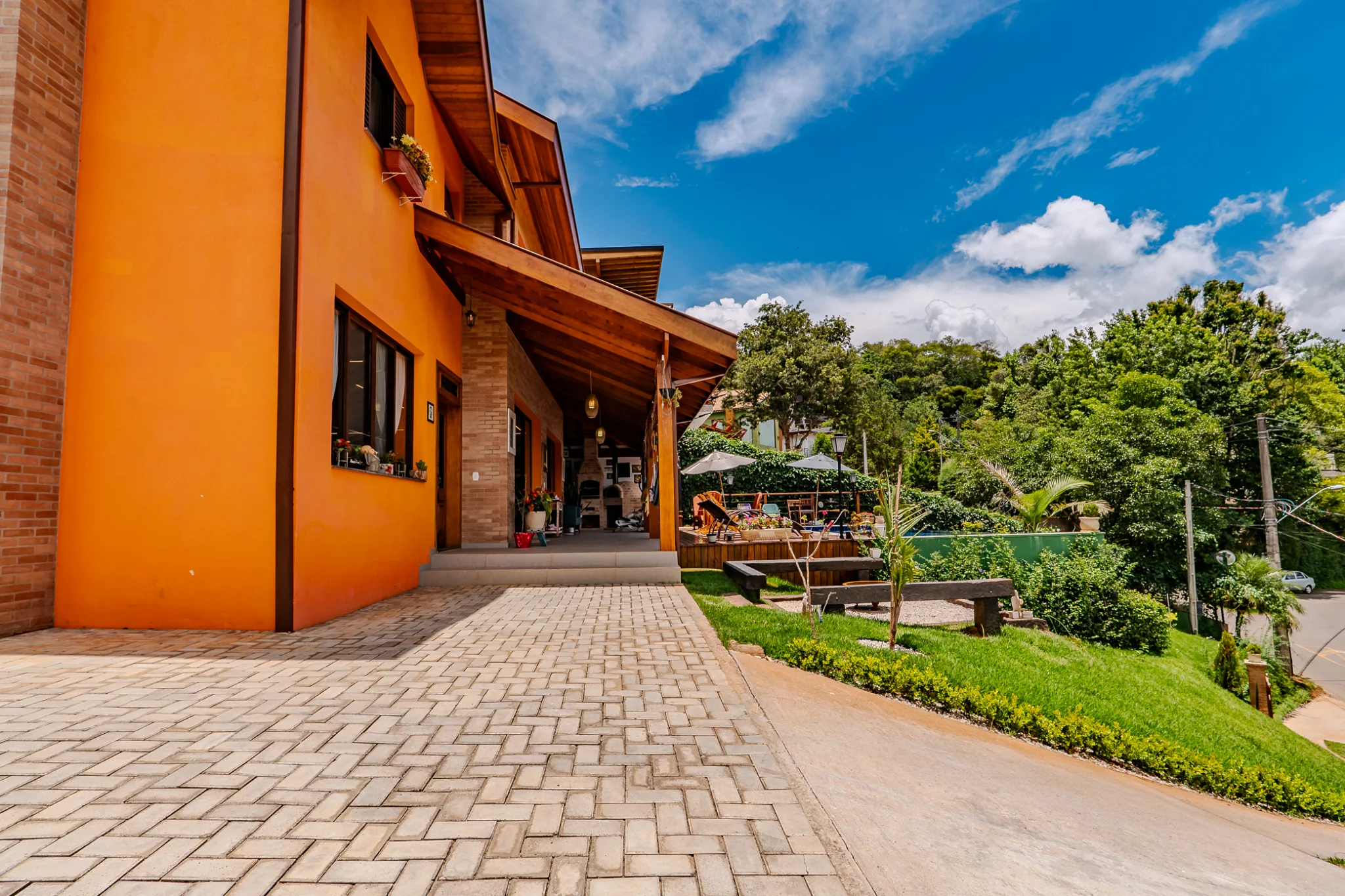 Casa à venda com 3 suítes no Condomínio Parque da Mantiqueira em Santo Antônio do Pinhal/SP. 