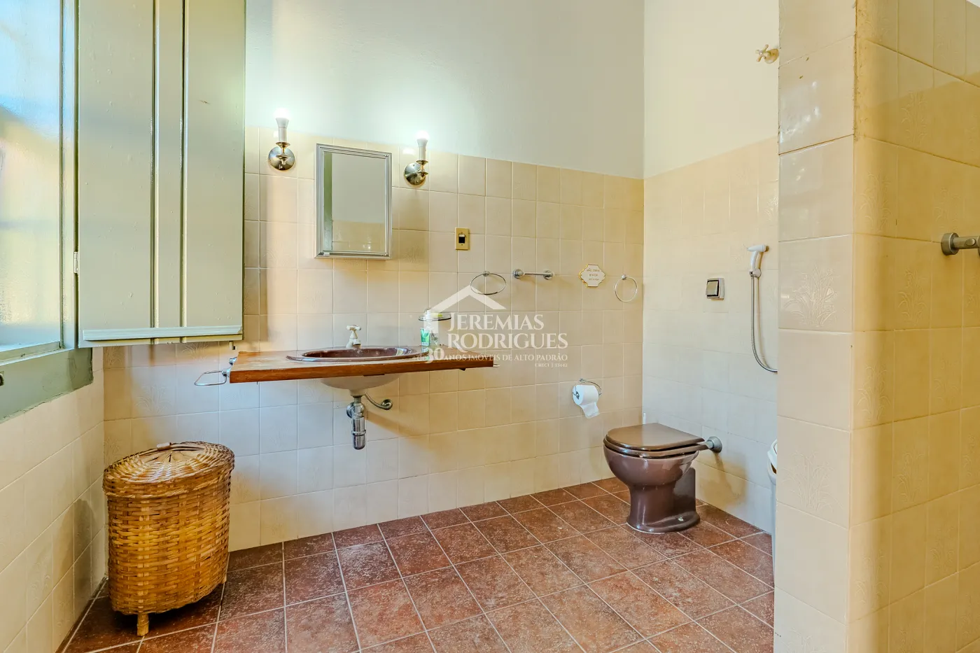 Fazenda à venda com 919,6 hectares em Cachoeira Paulista/SP.