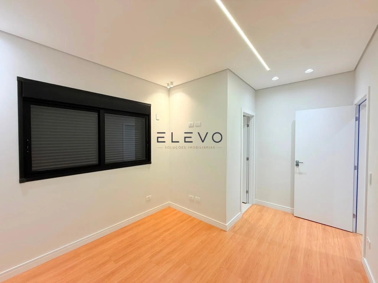 Casa Alto Padrão à Venda no Jardim Real | 3 Suítes, Automação Alexa e Piscina Aquecida
