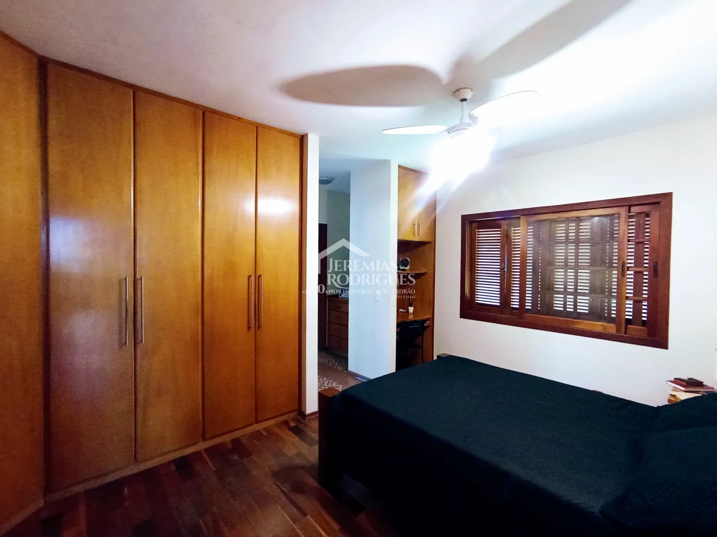 Casa à venda com 3 dormitórios no Condomínio Chácaras Cataguá em Taubaté/SP