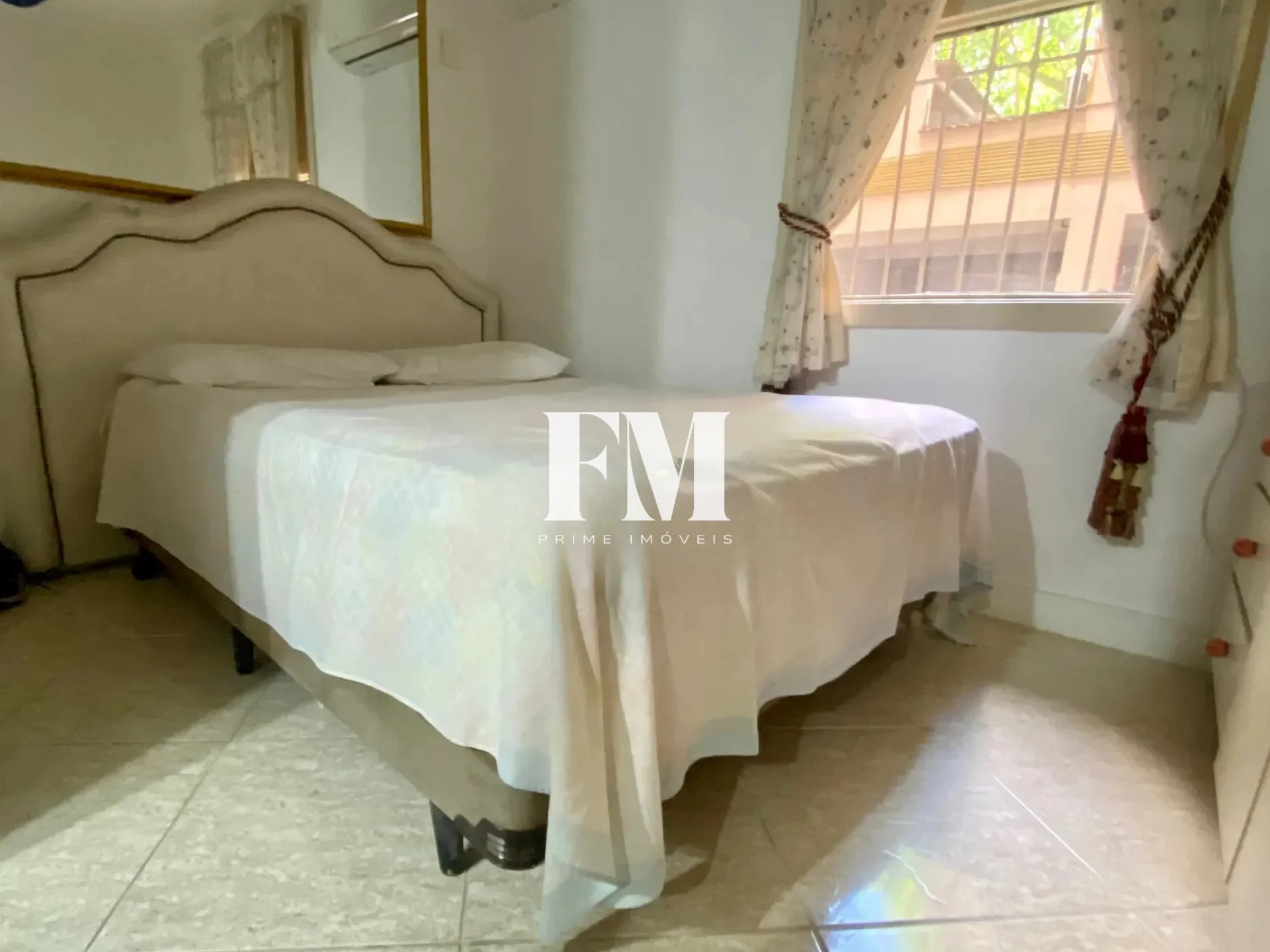 Oportunidade na quadra da praia Copacabana, Posto 3! Apartamento modernizado à venda, 2 quartos , s - foto 14