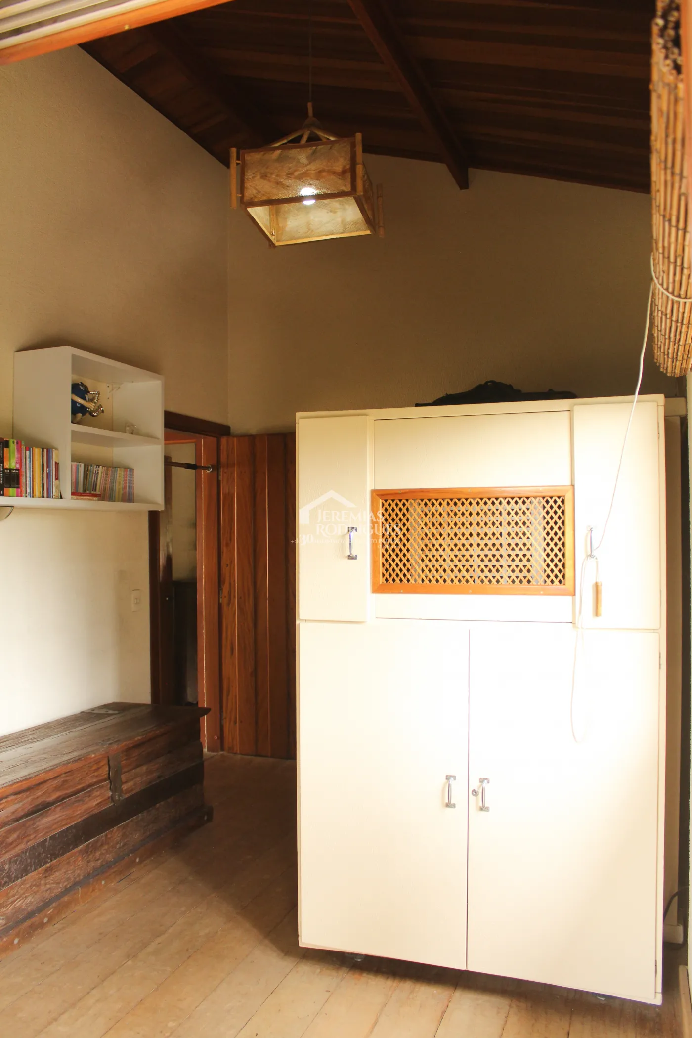 Casa para venda e locação com 5 dormitórios no Condomínio Taubaté Village em Taubaté/SP.