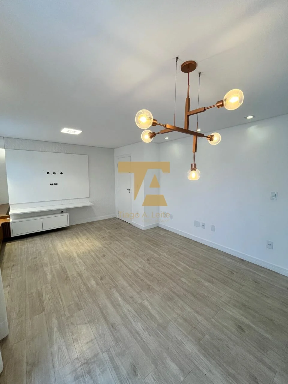 Apartamento à Venda no Centro de Pindamonhangaba – 2 Quartos (1 Suíte) e Móveis Planejados
