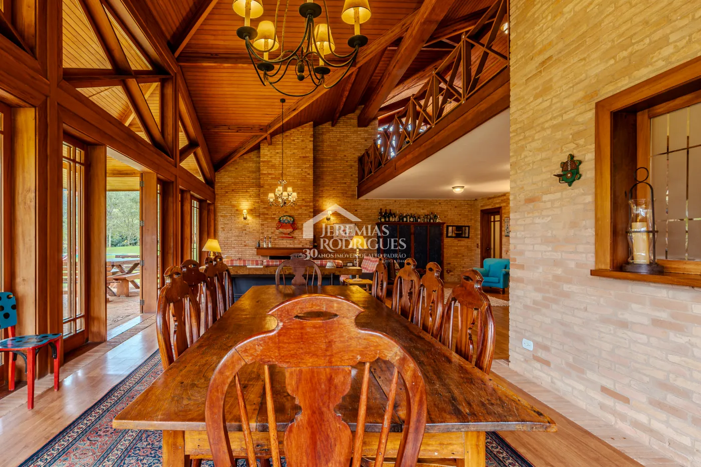 Casa de Campo à venda com 5 suítes no bairro Reinópolis em Santo Antônio do Pinhal/SP