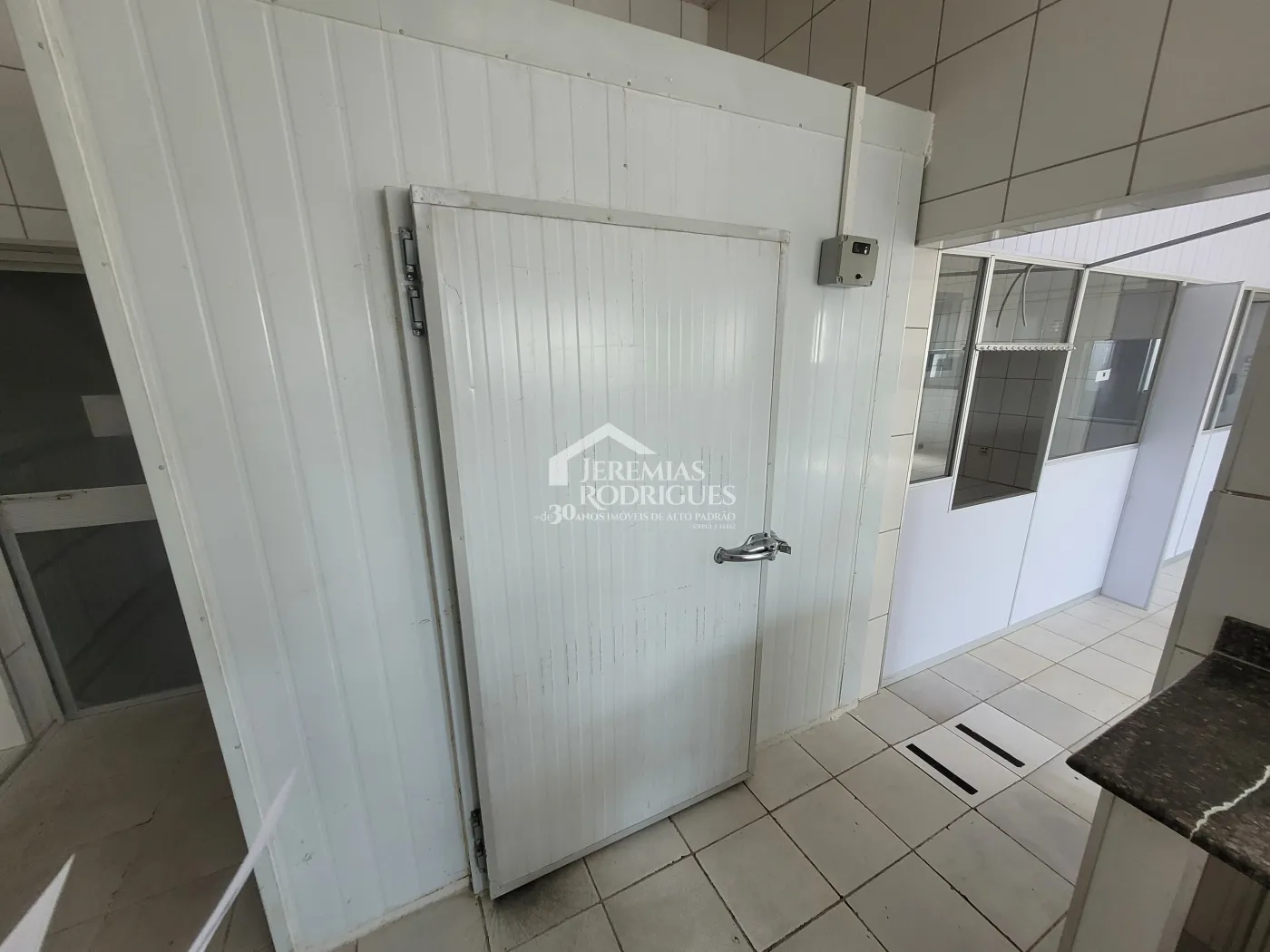 Cozinha industrial com 360 m² - Residencial Ouro Verde - Pindamonhangaba/SP.