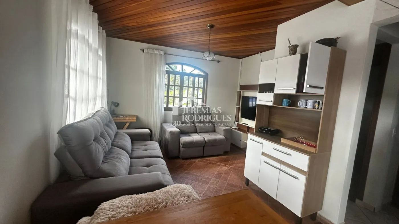 Casa para venda com 3 suítes no bairro Vila Ondina em Campos do Jordão/SP