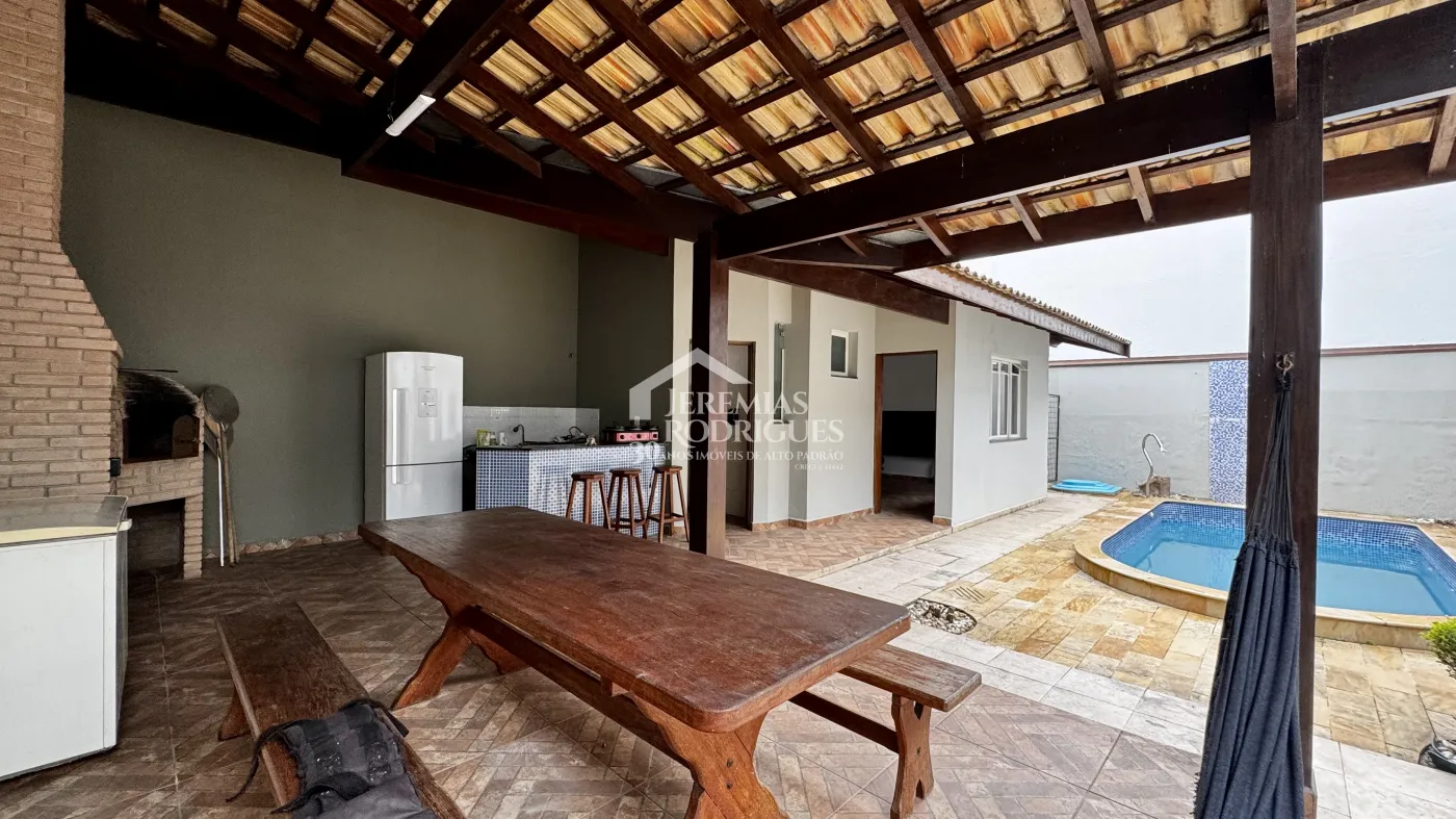 Casa à venda com 5 dormitórios no Condomínio Real Ville em Pindamonhangaba/SP