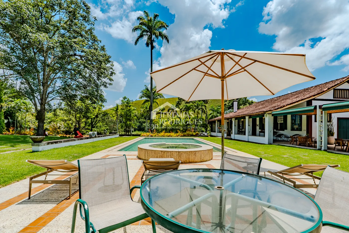 Fazenda à venda com 3.389.000,00 m² em Piraí/RJ.