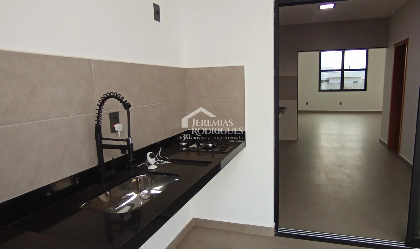 Casa à venda com 3 dormitórios no Condomínio Perolas do Vale em Tremembé/SP.