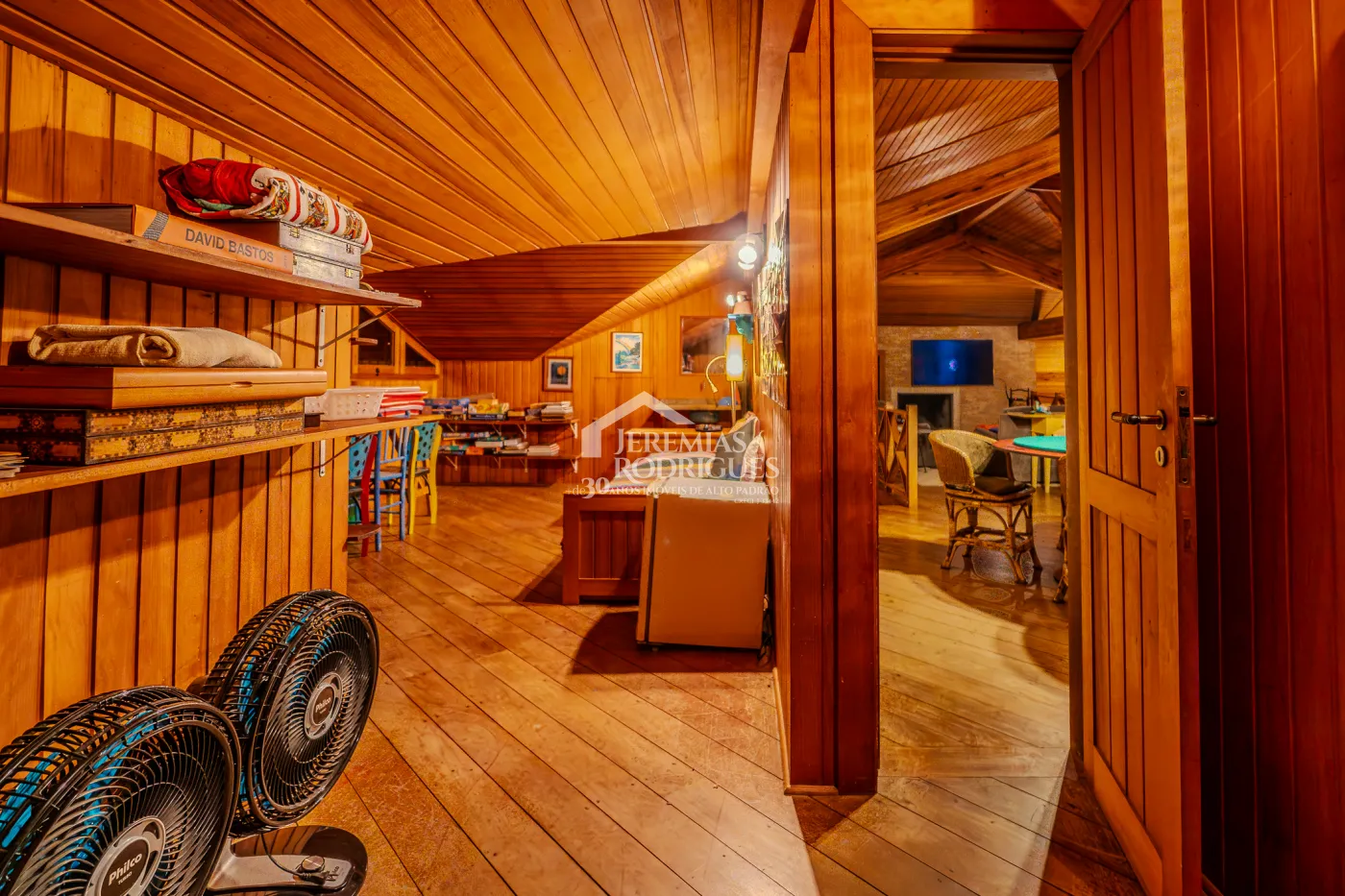 Casa de Campo à venda com 5 suítes no bairro Reinópolis em Santo Antônio do Pinhal/SP