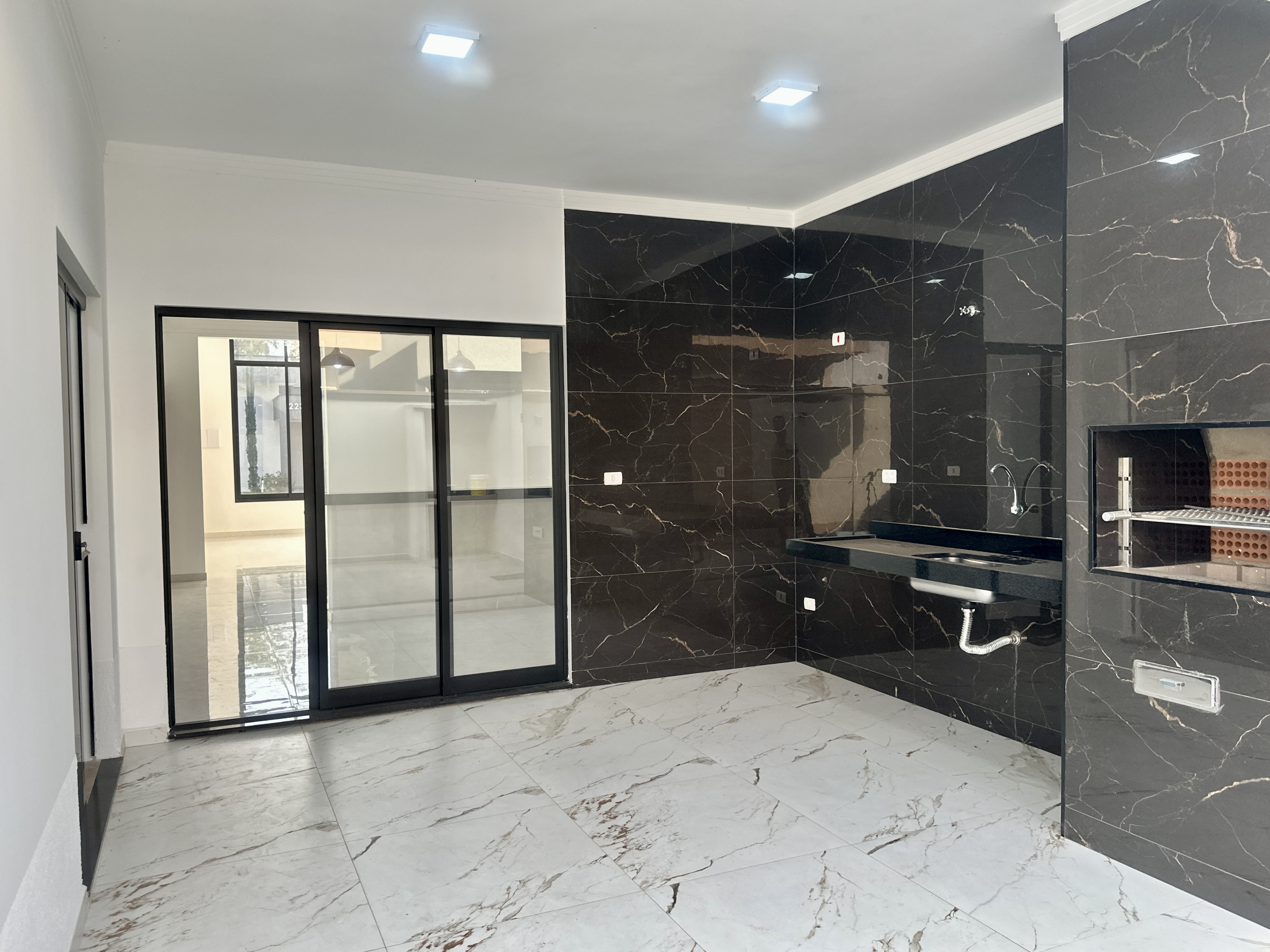 Casa à venda com 3 dormitórios no Condomínio Residencial Tecoara em Taubaté/SP