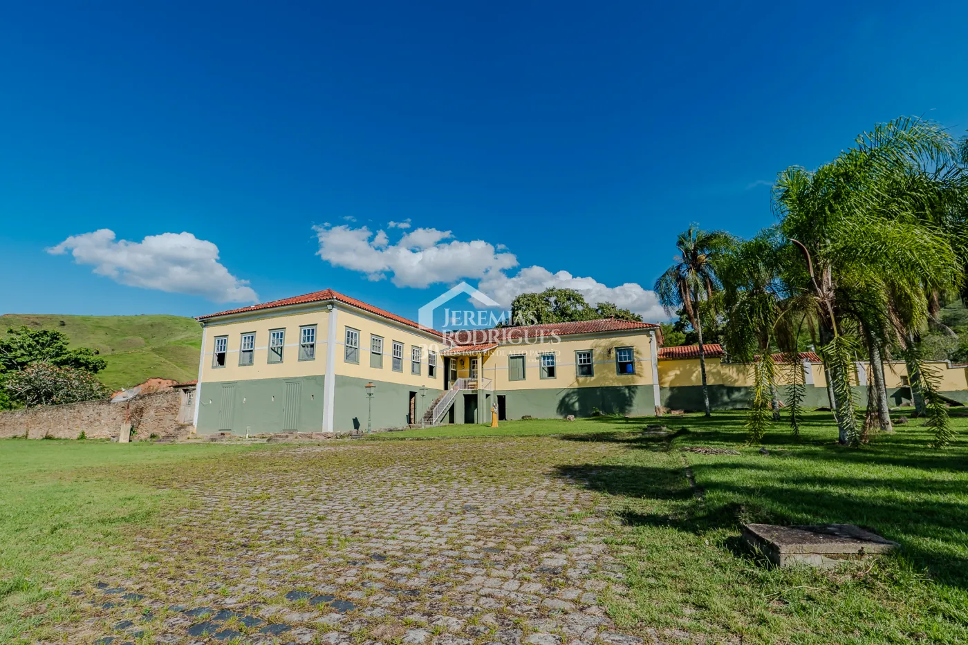 Fazenda à venda com 919,6 hectares em Cachoeira Paulista/SP.