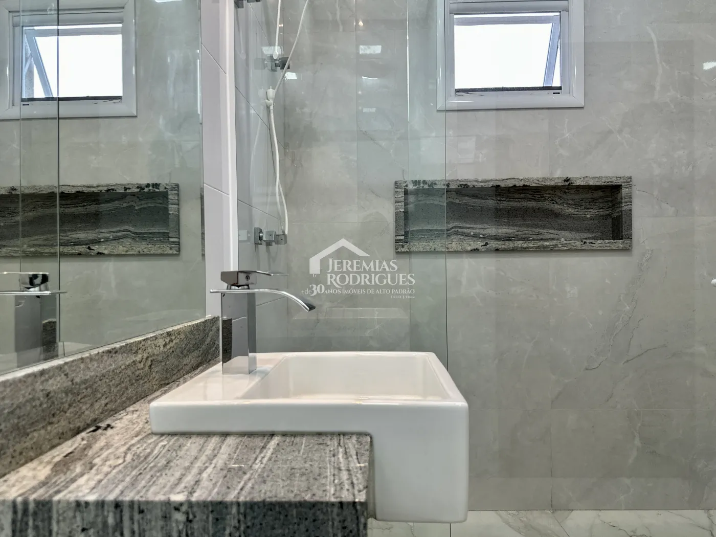 Casa com 3 dormitórios, 169,20 m² - Condomínio Ouro Ville - Taubaté/SP.