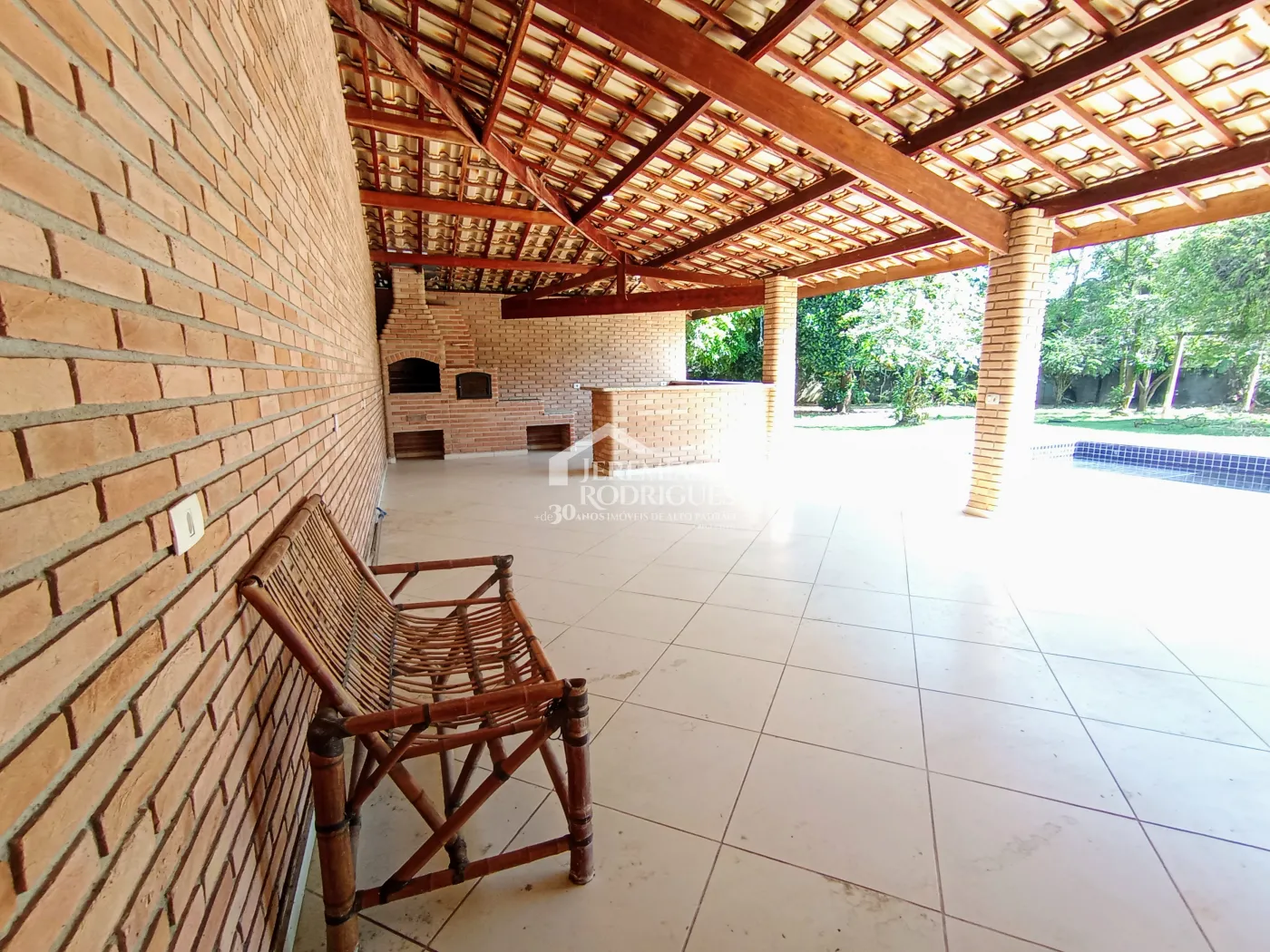 Chácara para locação com 4 dormitórios no bairro Jardim Carlota em Moreira Cesar/SP