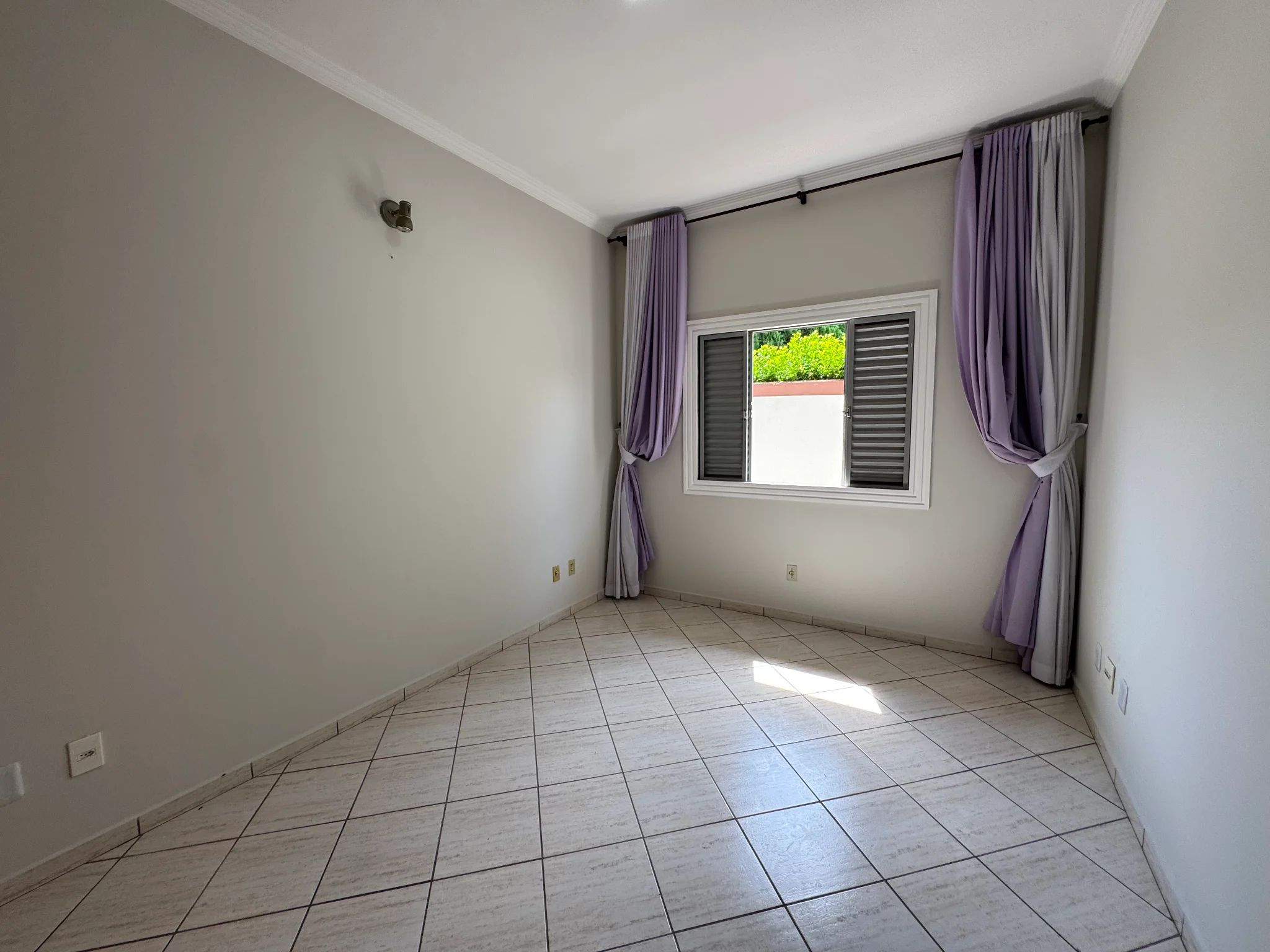 Casa à venda no Condomínio Village Paineiras em Pindamonhangaba/SP