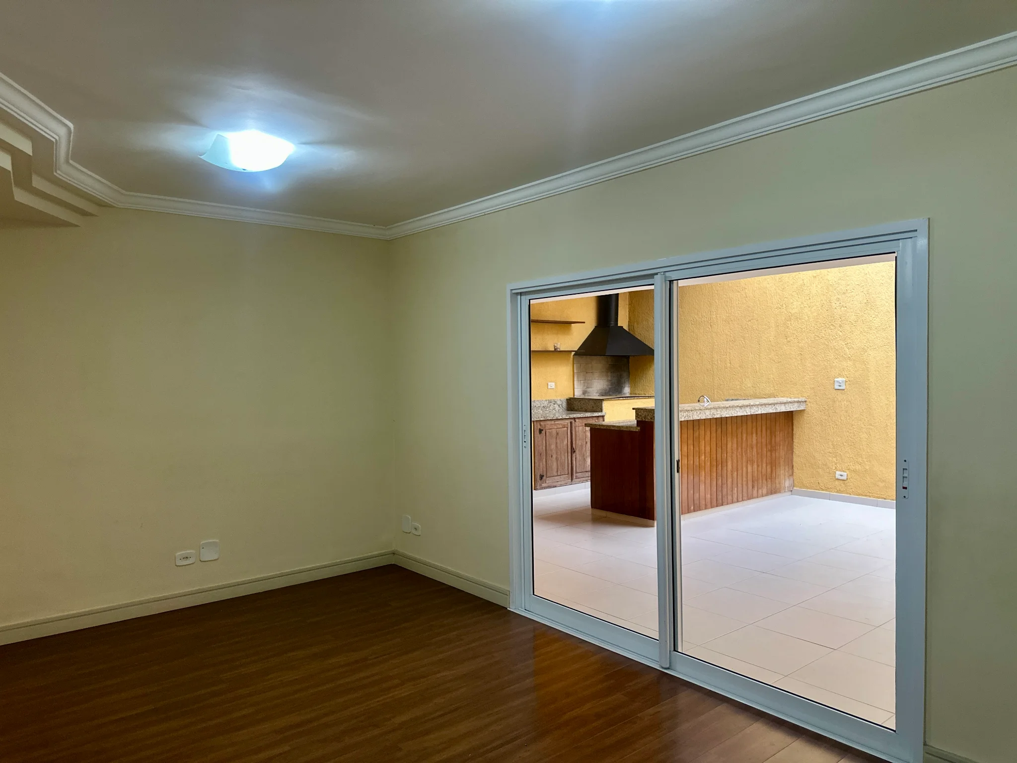 Casa com 3 dormitórios disponível para locação no Condomínio Bosque dos Pássaros em Tremembé/SP