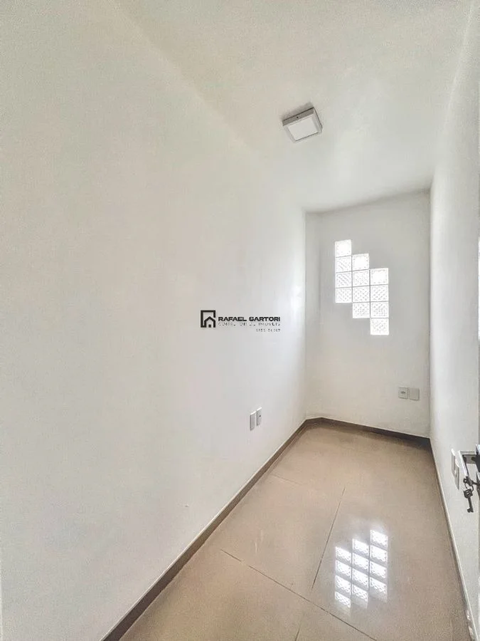CASA COM 05 QUARTOS BAIRRO AMIZADE