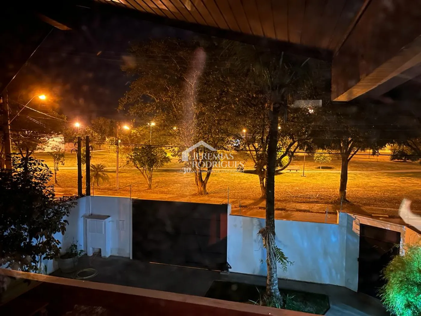Casa com 3 dormitórios, 480 m² - Jardim Residencial Doutor Lessa - Pindamonhangaba/SP.