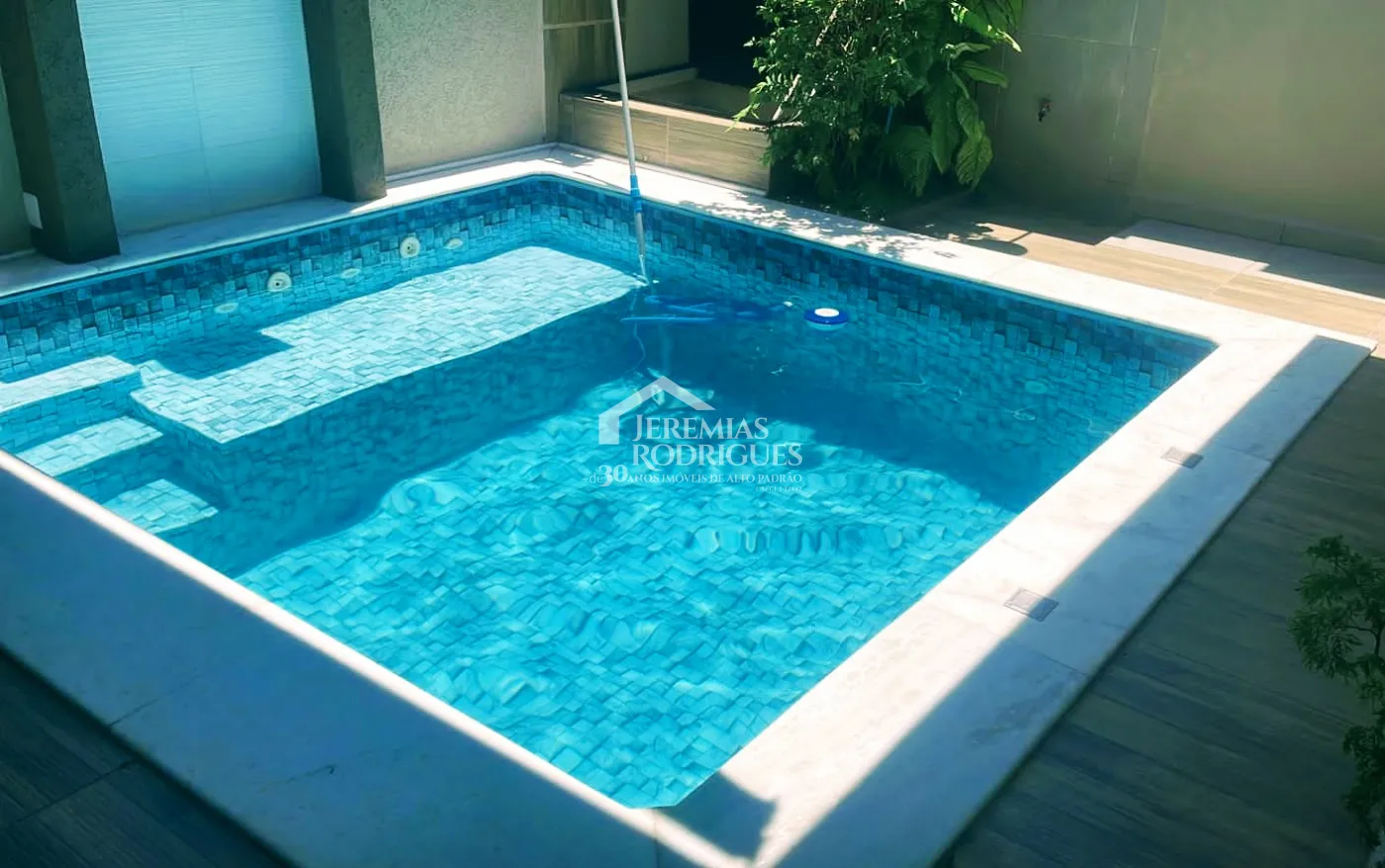 Casa à venda com 4 suítes no Condomínio Altos da Serra VI em São José dos Campos/SP