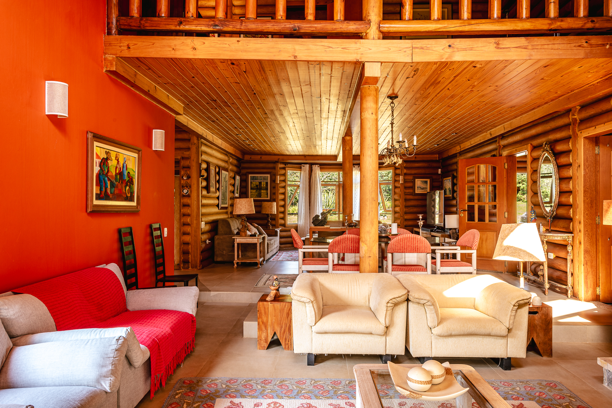 Casa à venda com 4 suítes no Condomínio Country Club em Santo Antônio do Pinhal/SP.