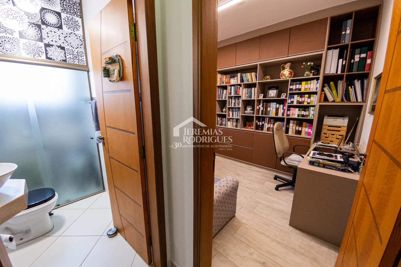 Casa à venda no Condomínio Colonial Village I em Pindamonhangaba/SP