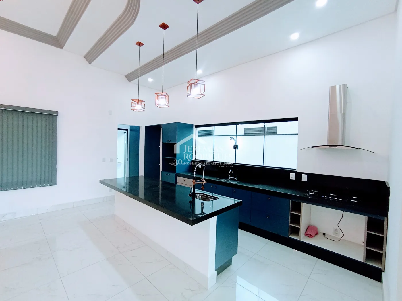 Casa para venda e locação com 3 dormitórios, no Condomínio Colonial Village II em Pindamonhangaba/SP