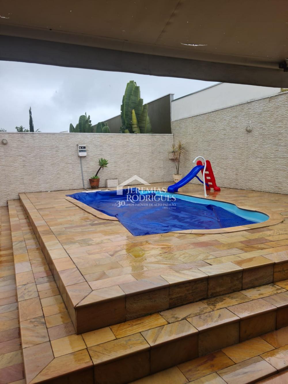 Sobrado com 4 suítes no Condomínio Real Ville