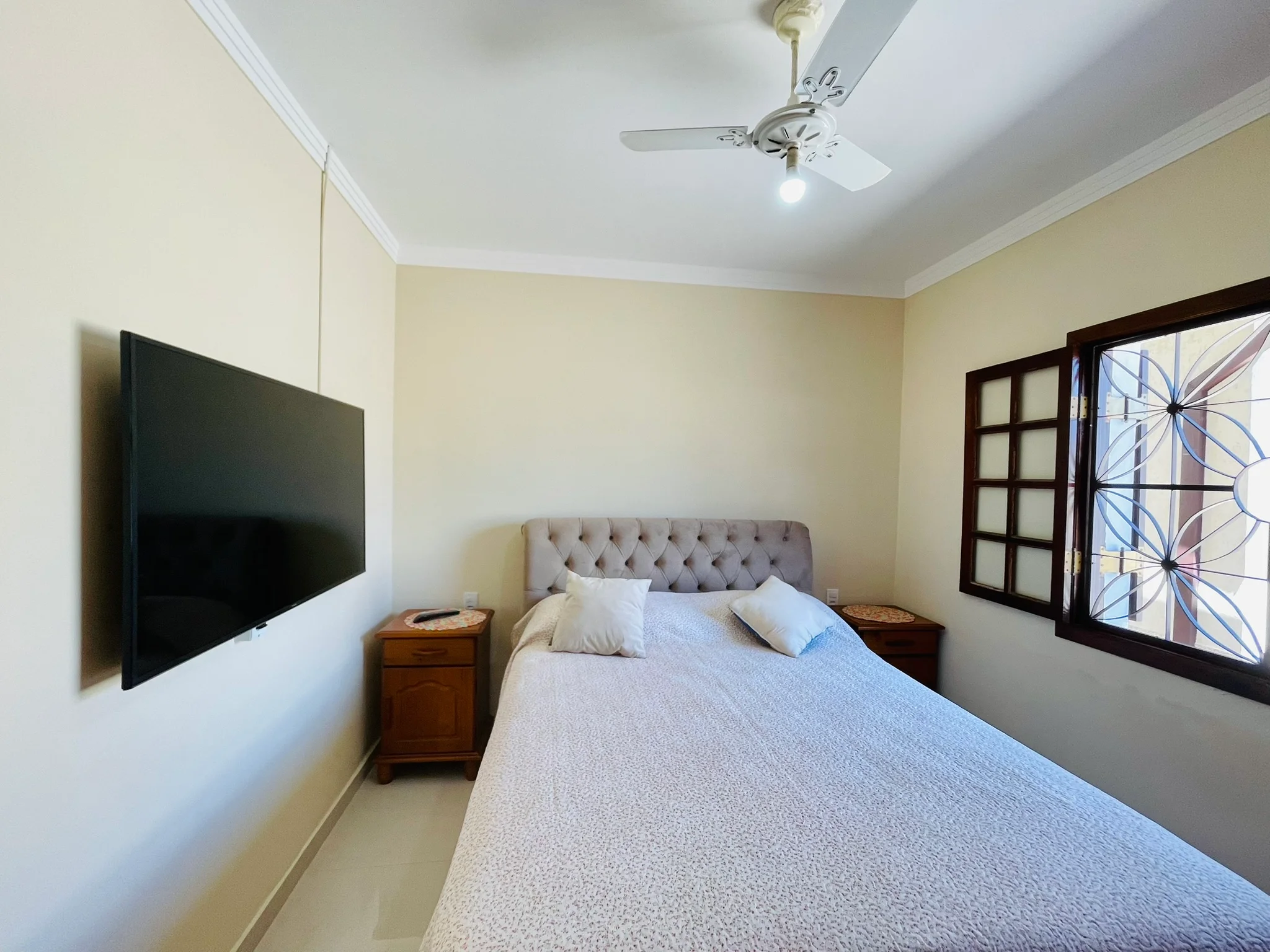 Casa à venda com 5 dormitórios no bairro Esplanada Independência em Taubaté/SP. 