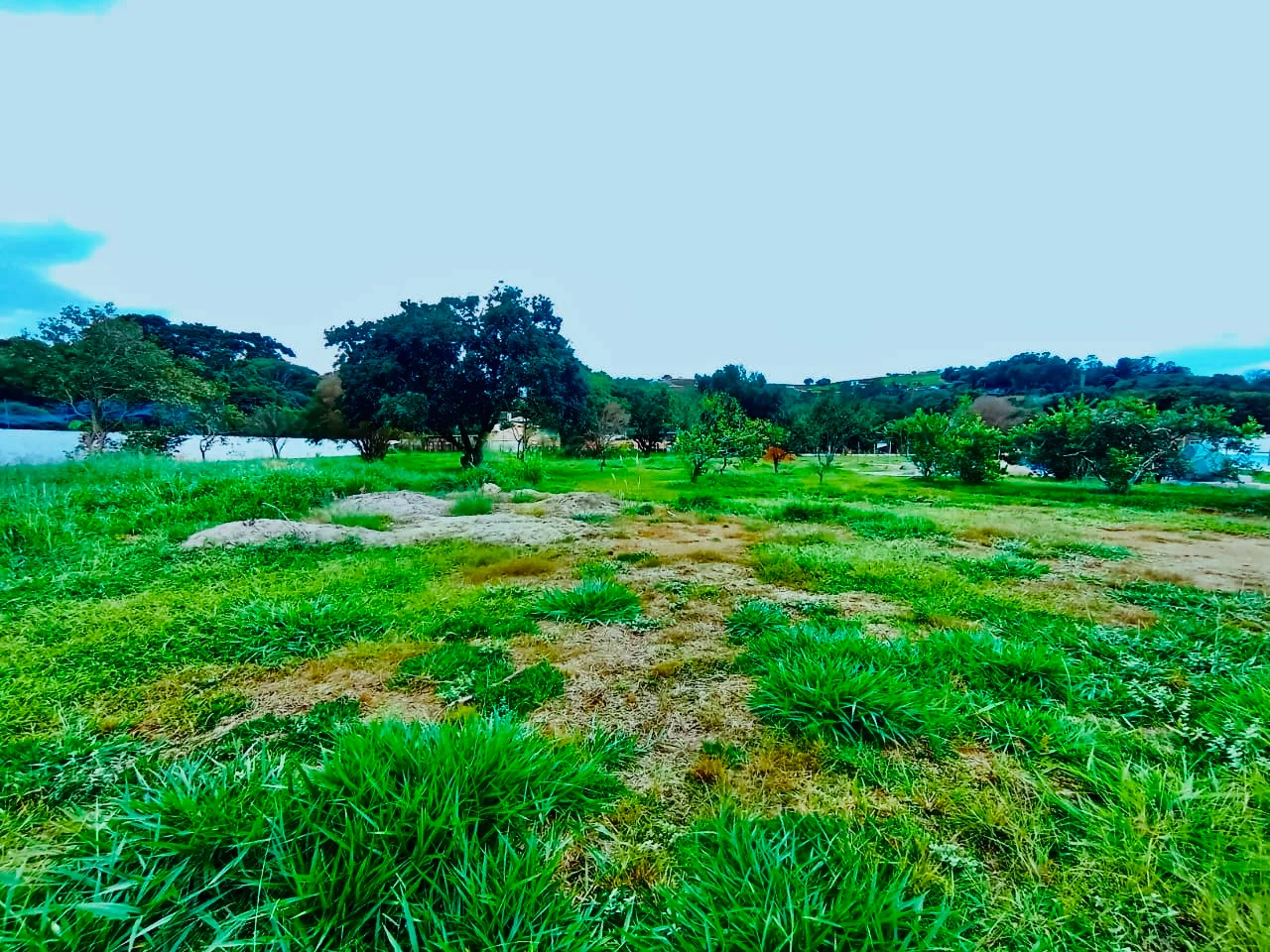 Terreno à venda com 2.500 m² no Condomínio Chácaras Cataguá em Taubaté/SP. 