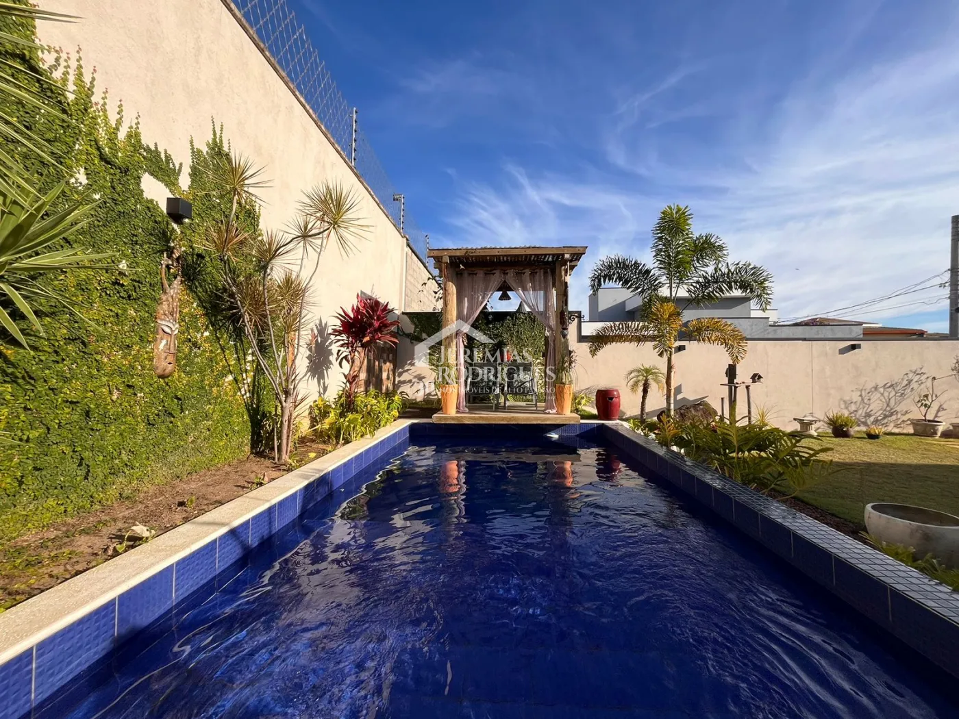 Casa para venda e locação com 2 suítes no Condomínio Verdes Vales em Taubaté/SP