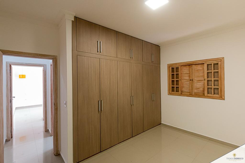 Casa para venda e locação com 4 dormitórios no Condomínio Colonial Village I em Pindamonhangaba/SP.