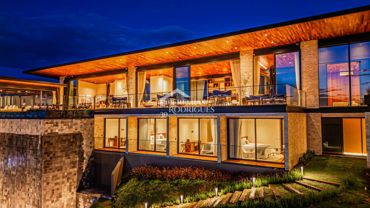 Mansão à venda com 11 suítes no Condomínio Gran Ville em Campos do Jordão/SP.