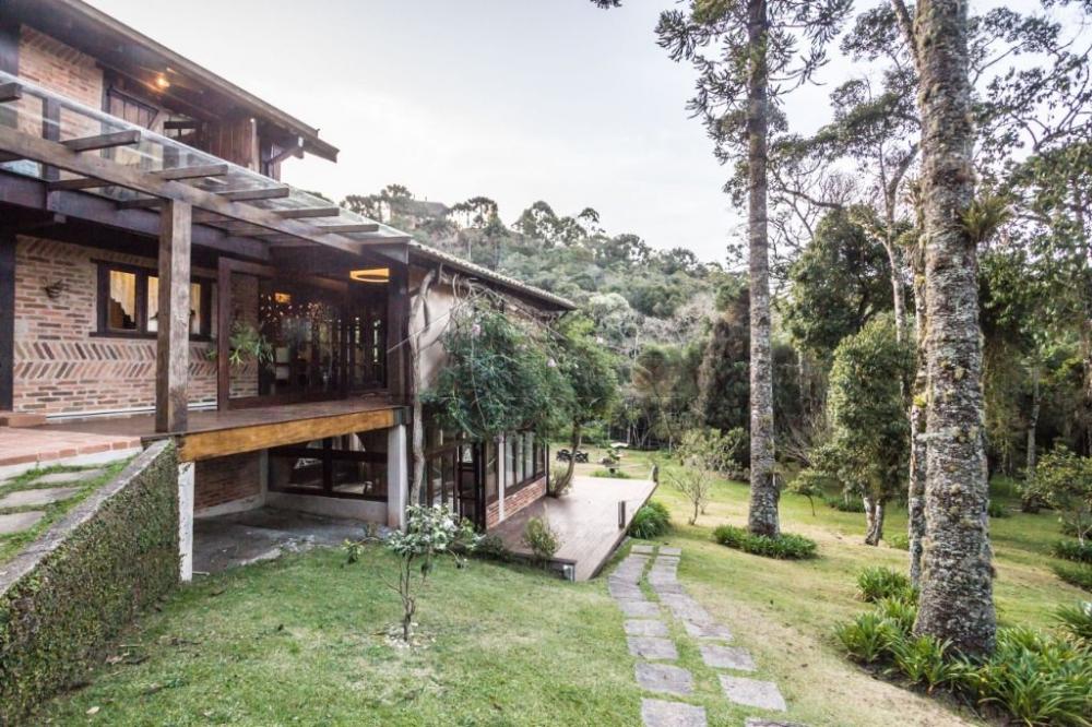 Casa com 3 quartos, 630 m², à venda por R$ 6.500.000- Condomínio Pedra de Fogo - Campos do Jordão/SP