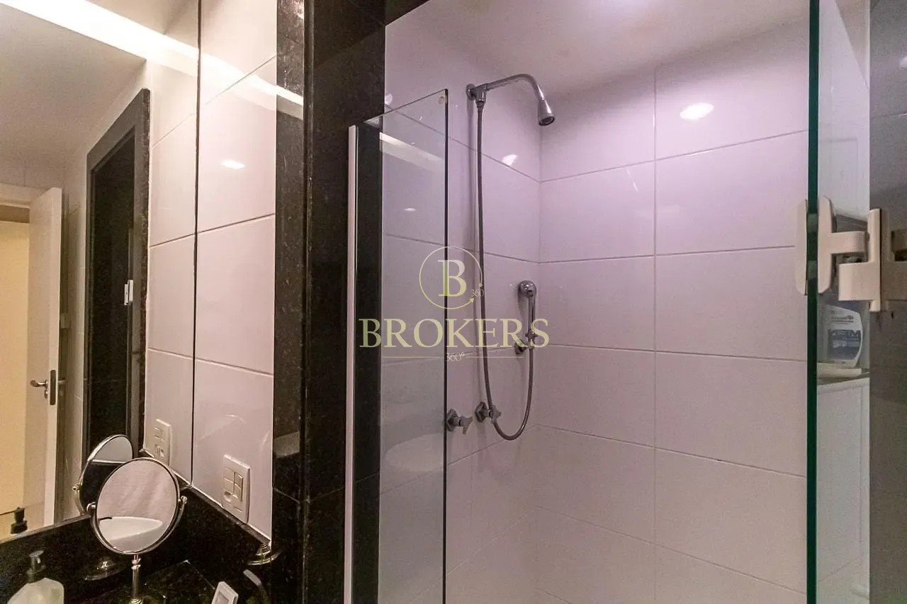Apartamento à venda, Rua Miguel Lemos - Copacabana. Duplex modernizado, 3 quartos, sendo 1 suíte co