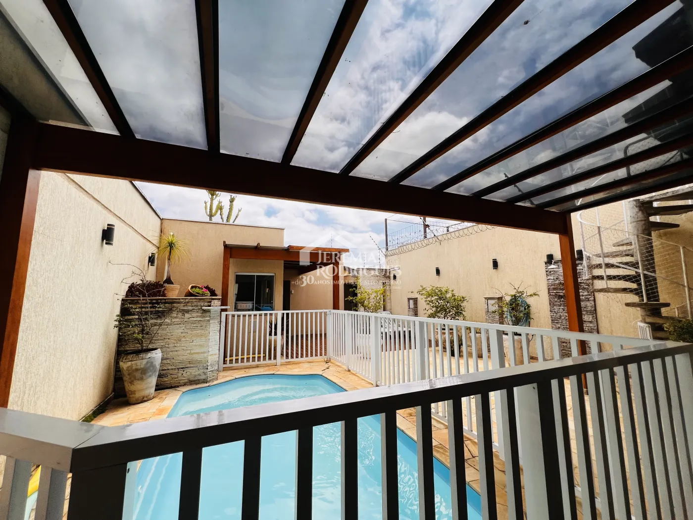 Casa com 4 dormitórios, 394 m² - Alto São Pedro - Taubaté/SP.