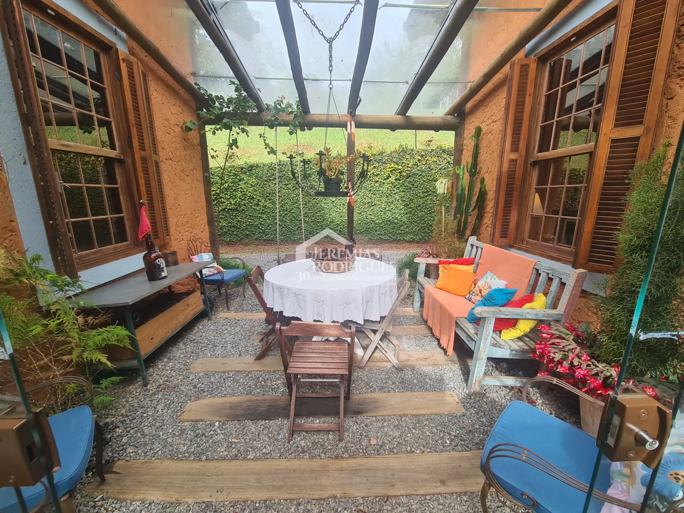 Chácara à venda com 400 m² no bairro Santa Cruz em Santo Antônio do Pinhal/SP.