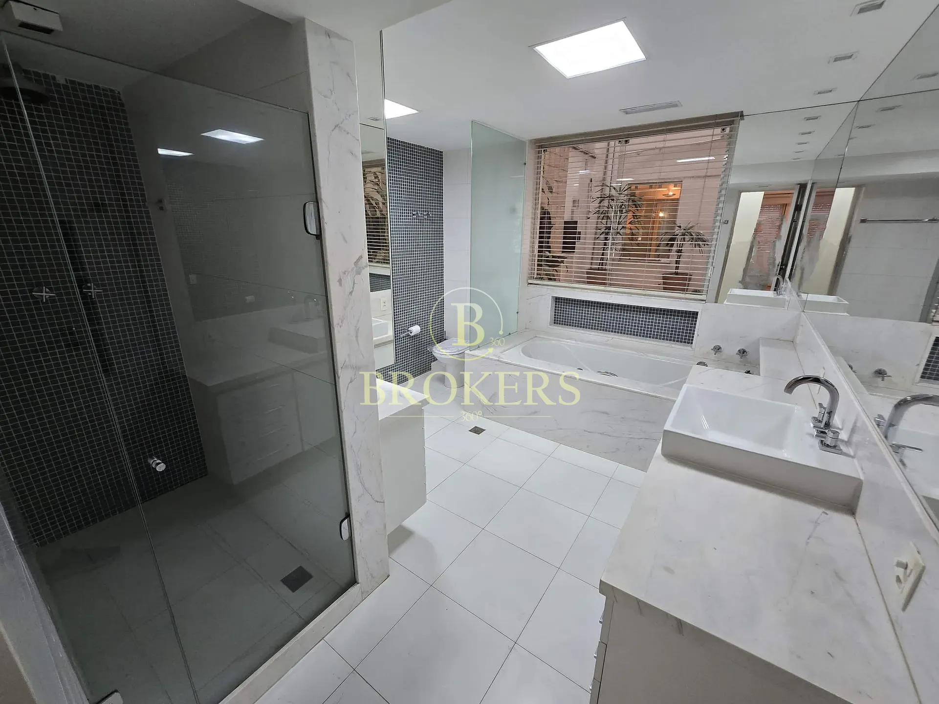 Apartamento garden à venda, Praia do Flamengo, varanda interna, salão em múltiplos ambientes, 3 qua