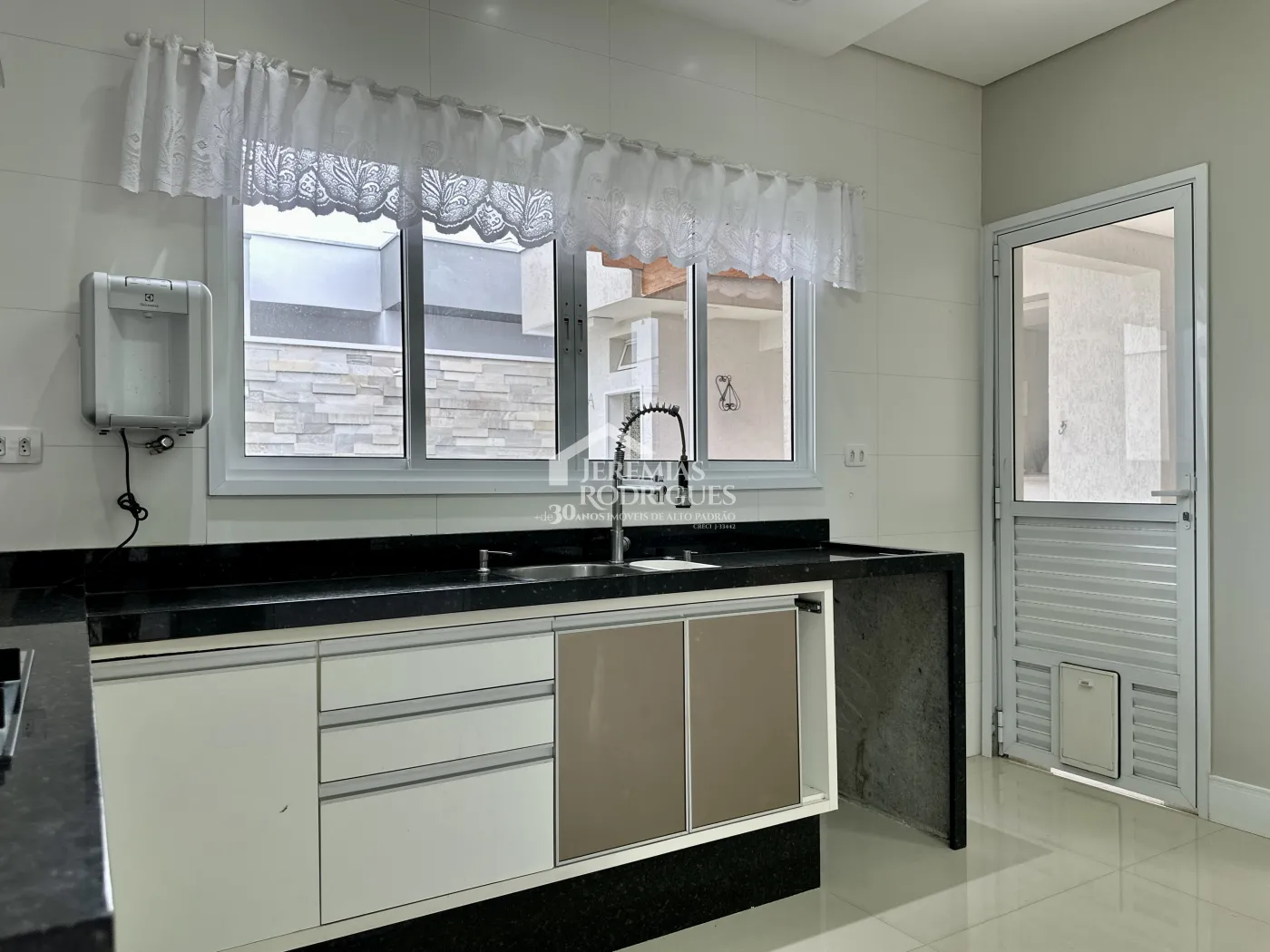 Casa com 3 dormitórios, 237 m² - Campos do Conde Chamboard - Tremembé/SP.