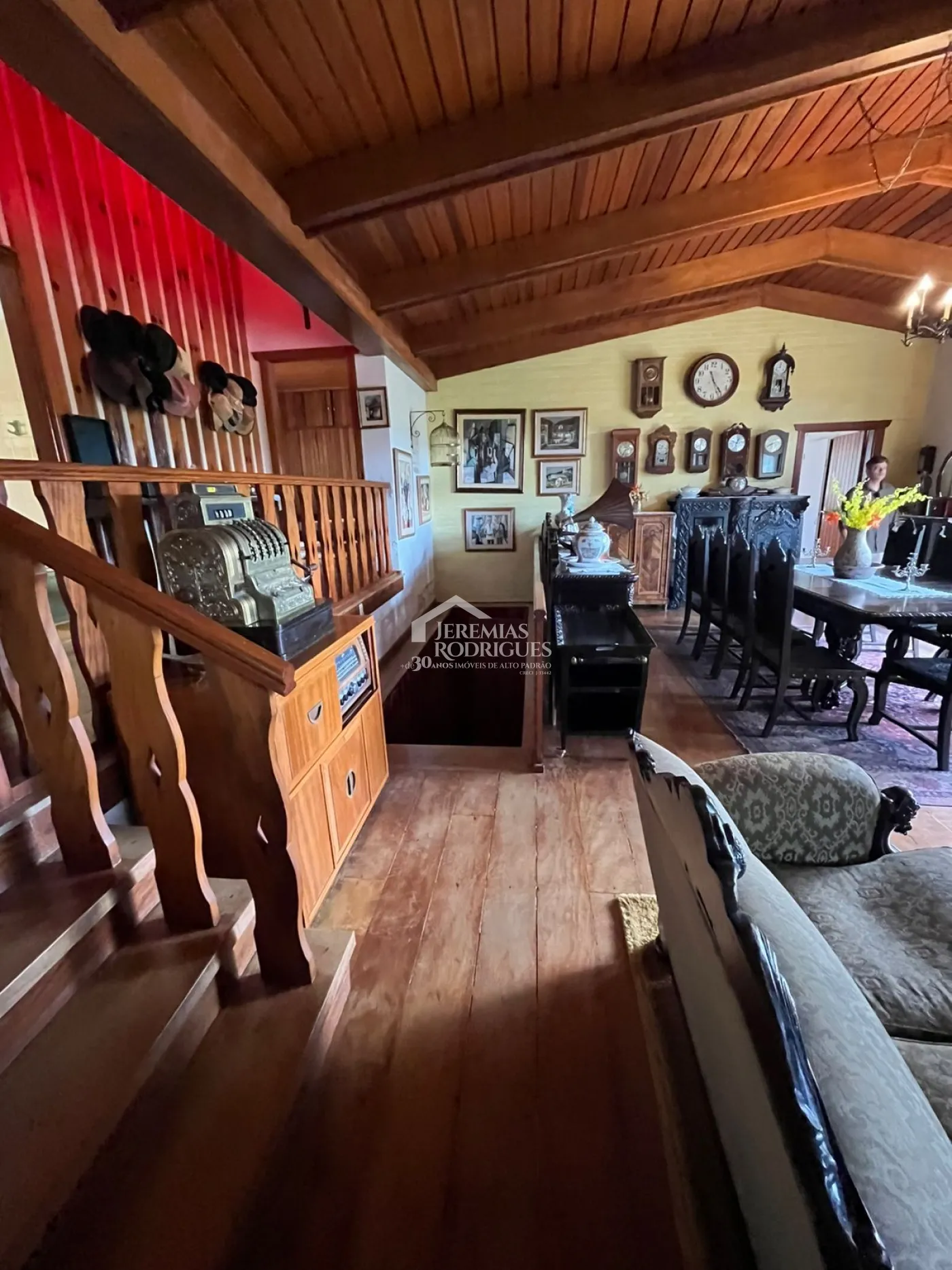 Casa para venda com 3 dormitórios no Jardim do Embaixador em Campos do Jordão/SP